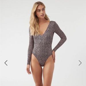 NWT Oneill steffi dot San Marco surf suit. Med coverage